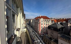 Gold Art Apartments